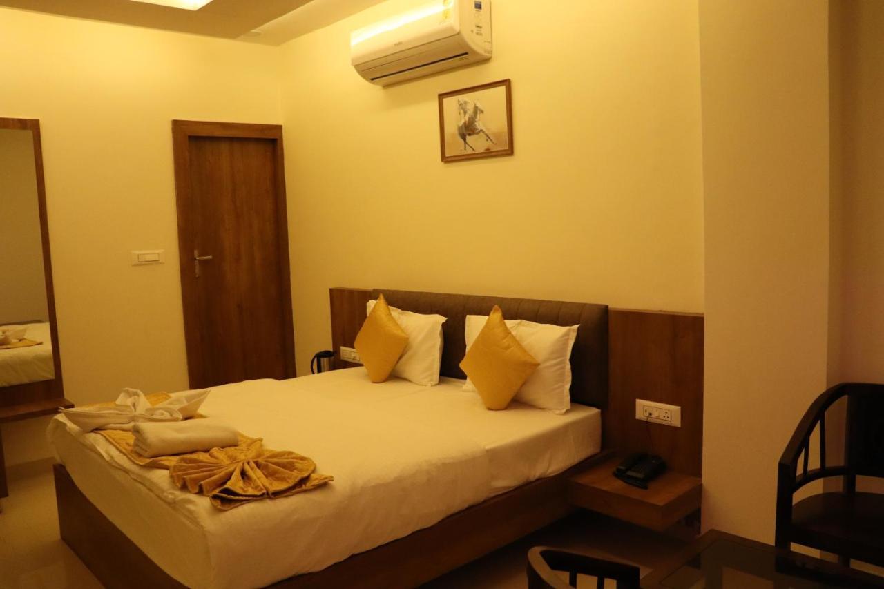 ג'ודפור Hotel Jmb מראה חיצוני תמונה